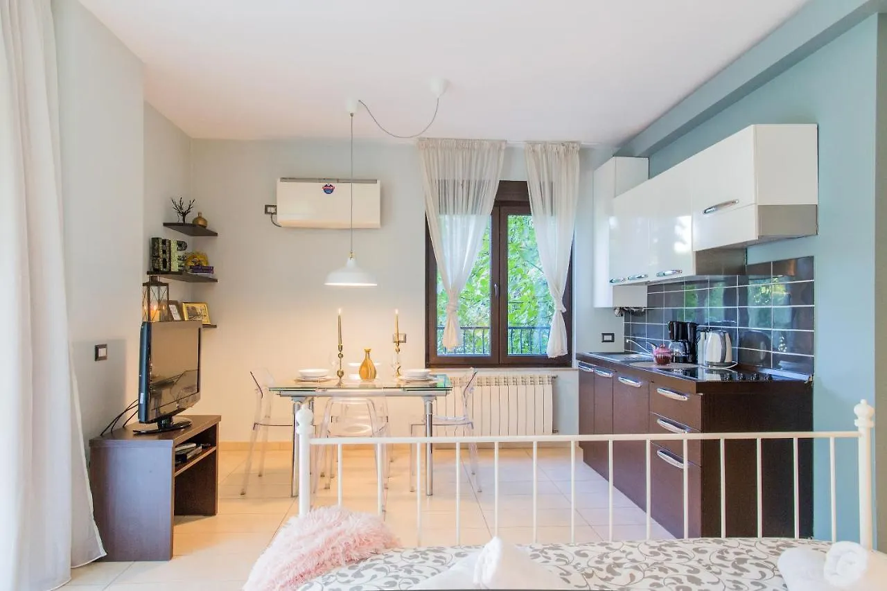 One Love Metropolitan Gardens Studio Appartement Boekarest 0*,
